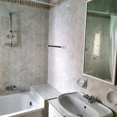 Waterfront Panorama Massive Three Bedrooms Flat S8