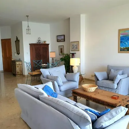 Waterfront Panorama Massive Three Bedrooms Flat S8 *