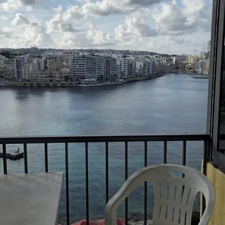 Waterfront Panorama Massive Three Bedrooms Flat S8